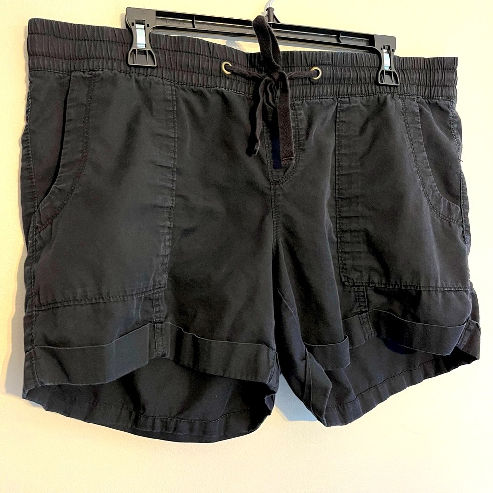 Old Navy Women's Black Casual Shorts With Elastic Waistband size L